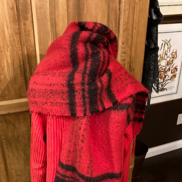 NWT Banana Republic shawl - Picture 13 of 13